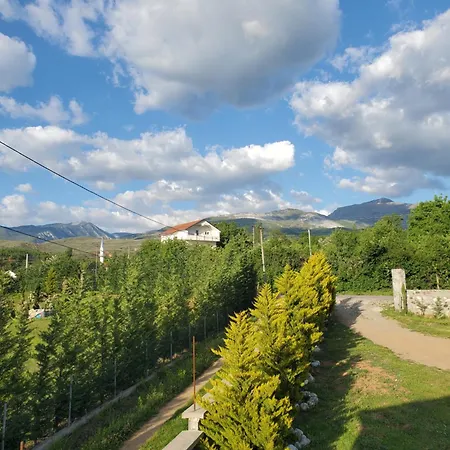 Dea's Village House-bujtina Dea Gæstehus Peshkopi